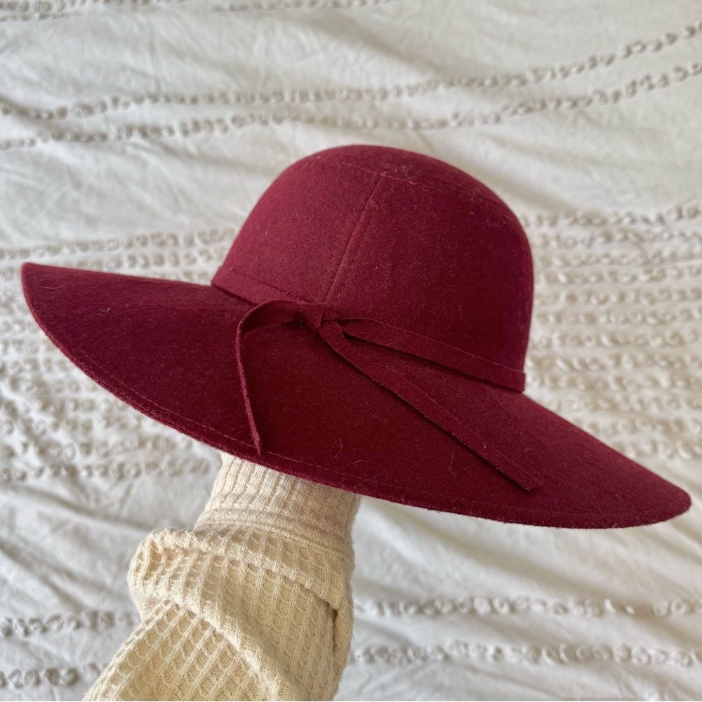 New Women’s Burgundy Hat